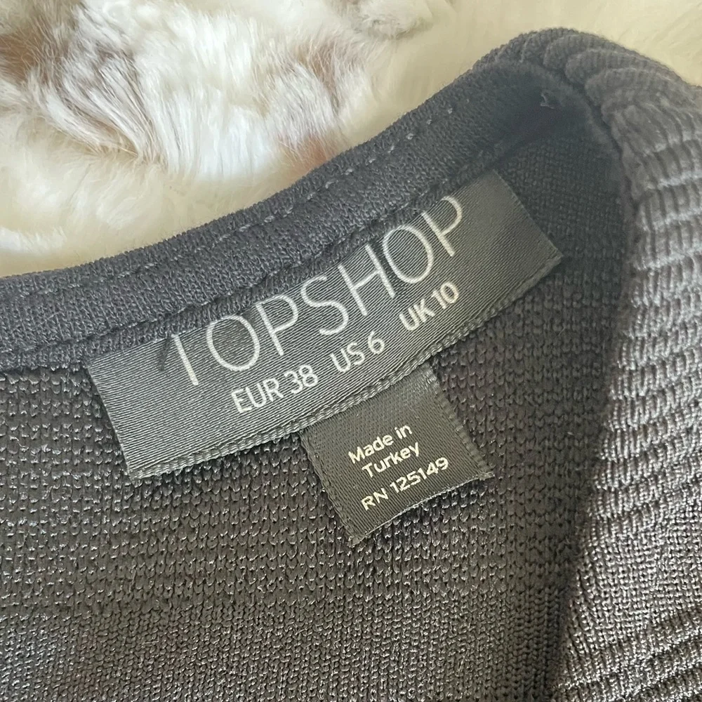 EUC Topshop Cut Out Fit and Flare Dress Size 6